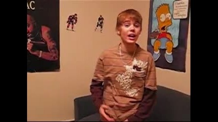 Justin пее песен на Chris Brown - with you
