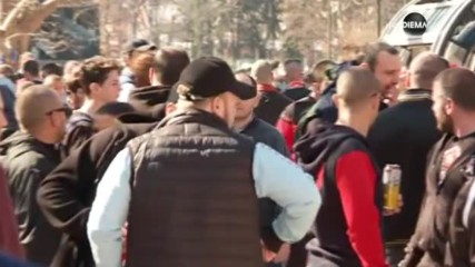 Хубава атмосфера в часовете преди дербито