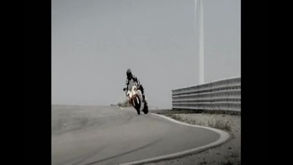 [*720 Hd*] Yamaha R1 2009 [ родена от Motogp ]