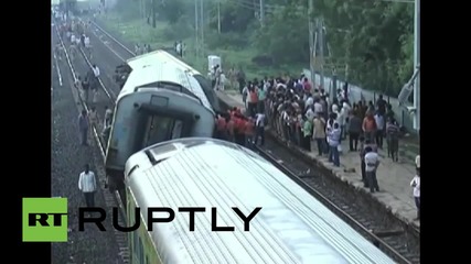 India: Two dead and eight injured after train derails near Gulbarga