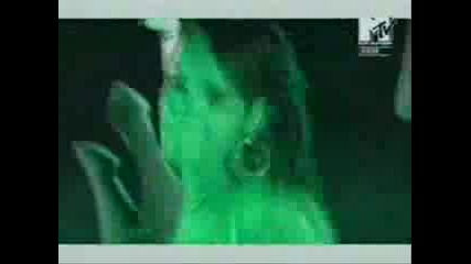 Rihanna Feat. Ruppe - Hurricane