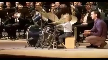 Най - малкият барабанист
