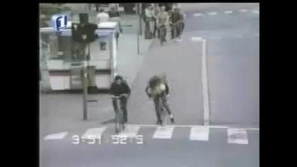 Жена пада от колело