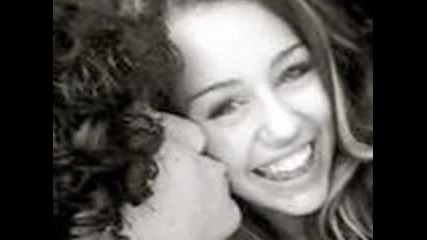 Miley Cyrus And Nick Jonas Kiss