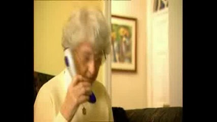 *СМЯХ*!!! Тази Бабичка Мисли Че Вибратора Е Телефон!