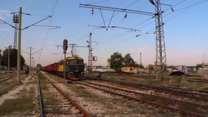 87 029-5 с товарен влак заминава от гара Филипово