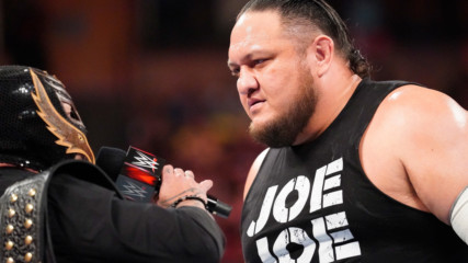 Rey Mysterio relinquishes the U.S. Title to Samoa Joe: Raw, June 3, 2019