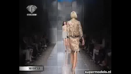 Bruna Tenorio On The Runway