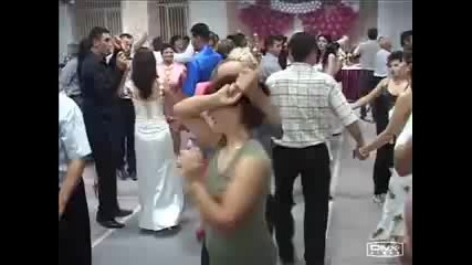 Шамари на свадба!