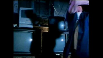 Six feet under - Victim Of  The  Paranoid
