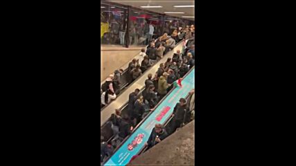 Метрото в Будапеща след края на изборния ден в Унгария