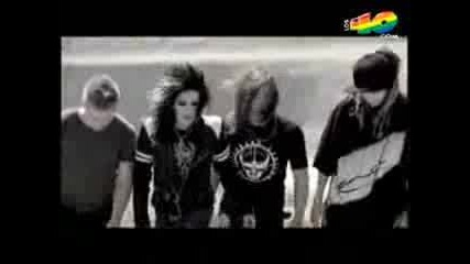 Момиче Пее Monsoon Of Tokio Hotel