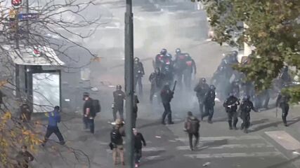 Протестите в Париж, Лион и Страсбург прераснаха в сблъсъци с полицията