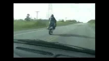 каскади с мотори много са добри! stunt show