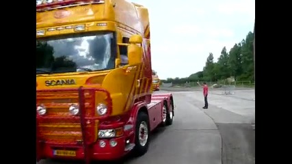 nakichena Scania V8 143 450 