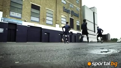 Тотнъм представя нoвите екипи с футбол по улиците на Лондон