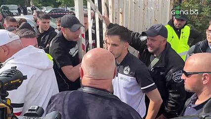 Феновете на Славия искат обяснение от "белите" футболисти