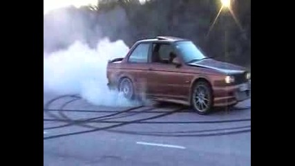 Който Разбира Тук Се Спира! Bmw E30 Turbo 