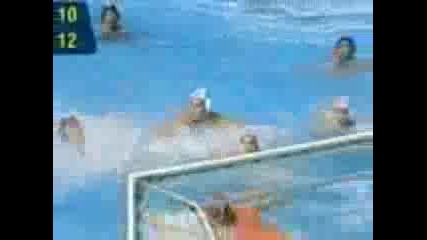 Water Polo - Guillermo Molina Vs 3 Players