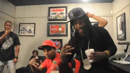 Frenchie 1017 Feat. Boogz Boogetz - How He Do Dat 