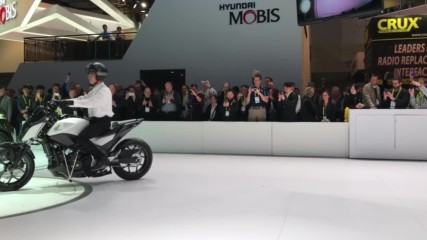 Самобалансиращ мотоциклет от Honda-2017