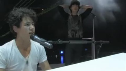 Jonas Brothers - Fly With Me - Official Music Video 