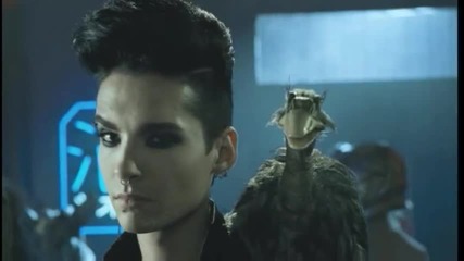 # 3 Bill Kaulitz and Alice Cooper in Saturn commercial