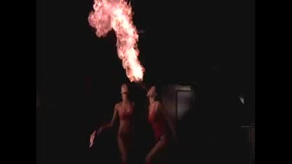 Time Warp - Fire Breathers ( Огнен Дух на Забавен Кадър)