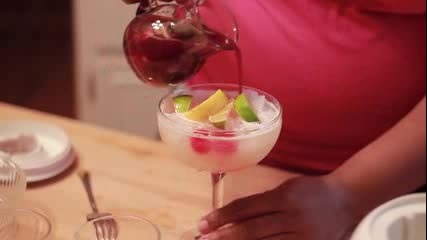 How to Make a Margarita Swirl - Fun Drinks