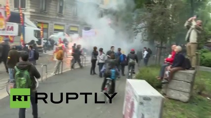 Италия: Полицията разпръсква анти-експо демонстрантите с водни оръдия, Милано