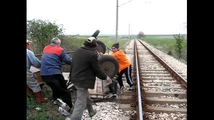 цигани спират влака хахаха
