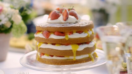 Торта със сметана, ягоди и лимонов крем | Мери Бери - тайните на именията | 24Kitchen Bulgaria
