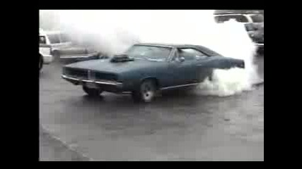 Dodge Charger Burns Out Tire