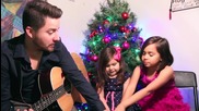 Баща и двете му дъщери пеят страхотно Jingle Bells