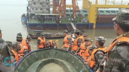 Boat Carrying 450 People Sinks in China's Yangtze River