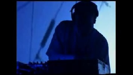 Dj Shadow - In Tune and On Time Live (part 2)
