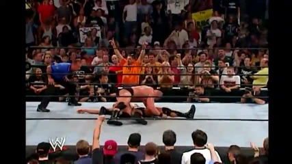 Брок Леснар печели титлата на федерацията за първи път (2002)