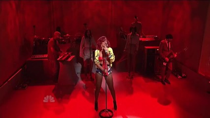 Rihanna - Whats My Name ( Saturday Night Live )