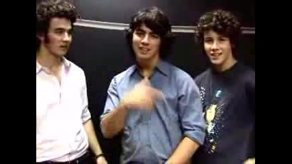 Jonas Brothers Vote For S.o.s !