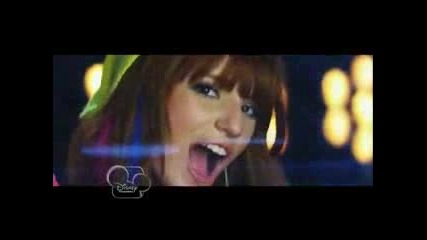 Bella & Zendaya - Watch me