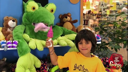 Жаба взима сладолед от дете - Скрита камера