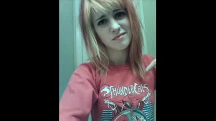 Hayley Williams - I Kissed a Girl