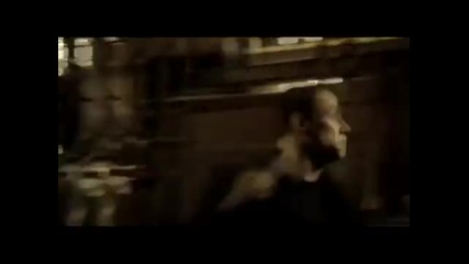 Жан - Клод Ван Дам срещу Скот Адкинс във филма Убийствени Игри (2011)