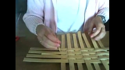 Mini Muffin Basket Video #22 - Twining around the base 