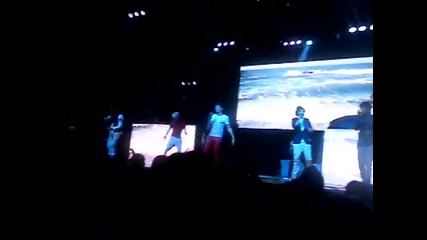 One Direction - Начално клипче и Na Na Na на 1d Up All Night Tour