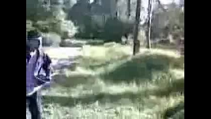 Циганин се мисли за нинджа :d 