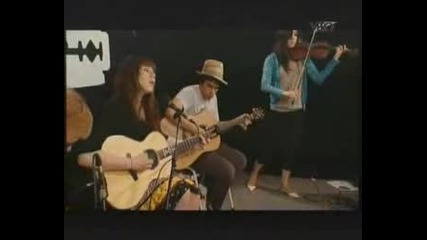 Kate Nash - Birds [cabin Session] (lowlands 2007)