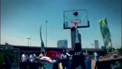 white boy dunking