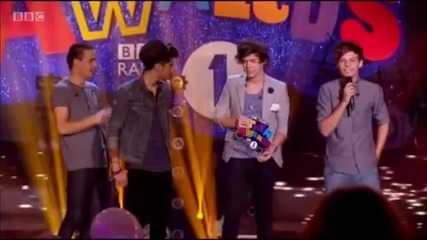 One Direction печелят награда за Best British Music Act - Teen Awards 2012