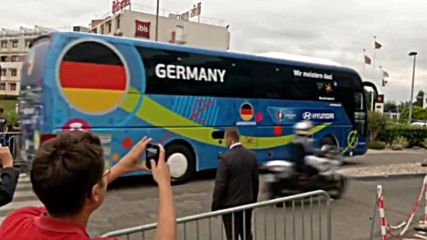 Германия е в Бордо, феновете на Италия и Маншафта вече подгряват